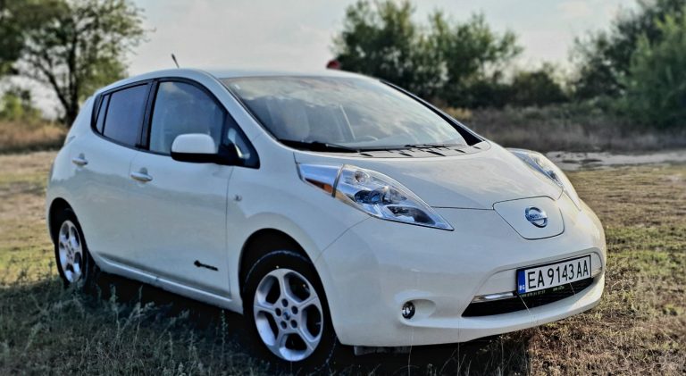 Nissan Leaf 40 kWh под наем във Варна